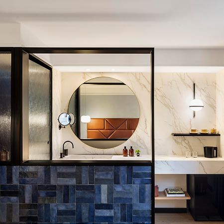 Kimpton Vividora Hotel By Ihg Барселона Екстериор снимка Bathroom