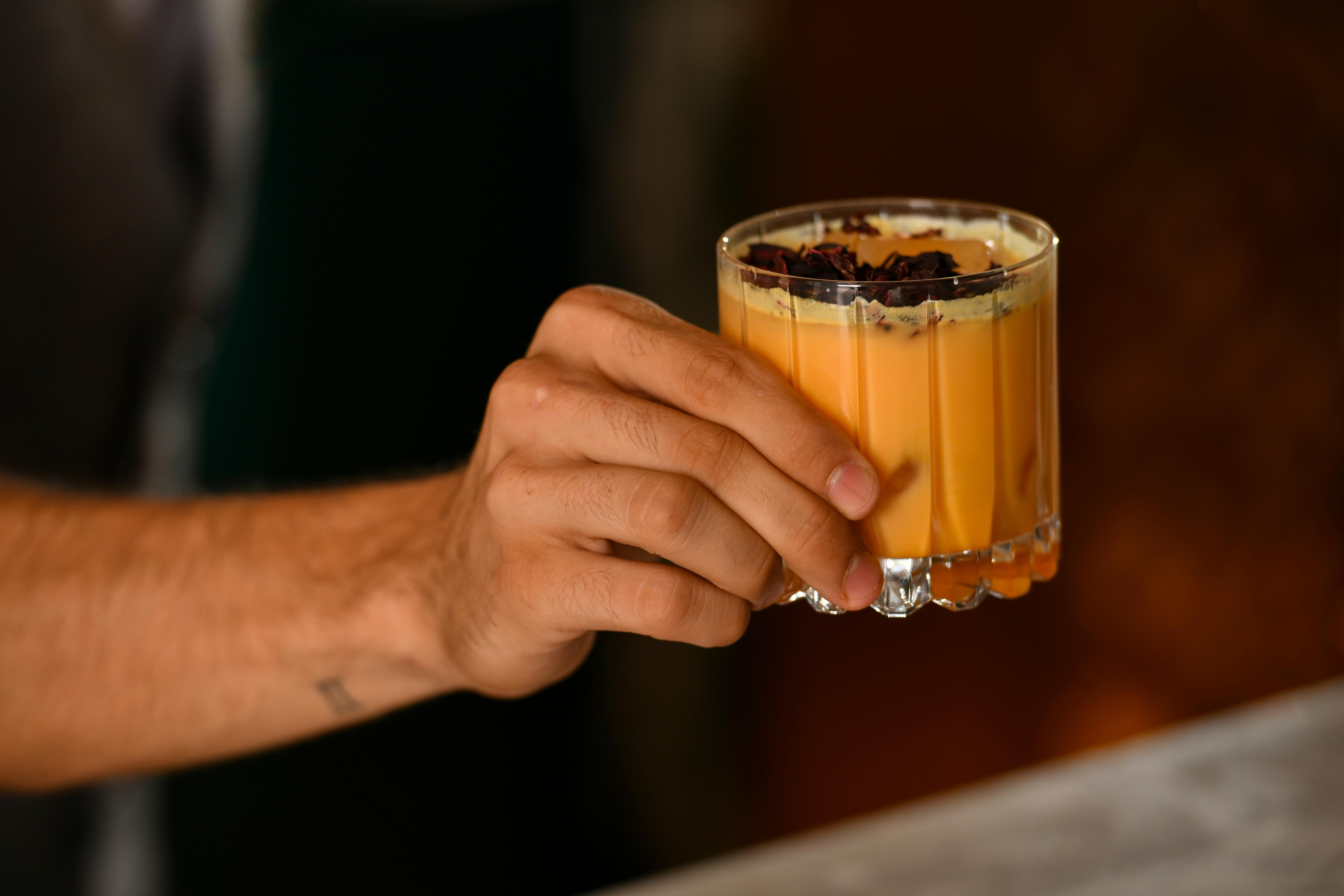 Kimpton Vividora Hotel By Ihg Барселона Екстериор снимка A glass of turmeric milk