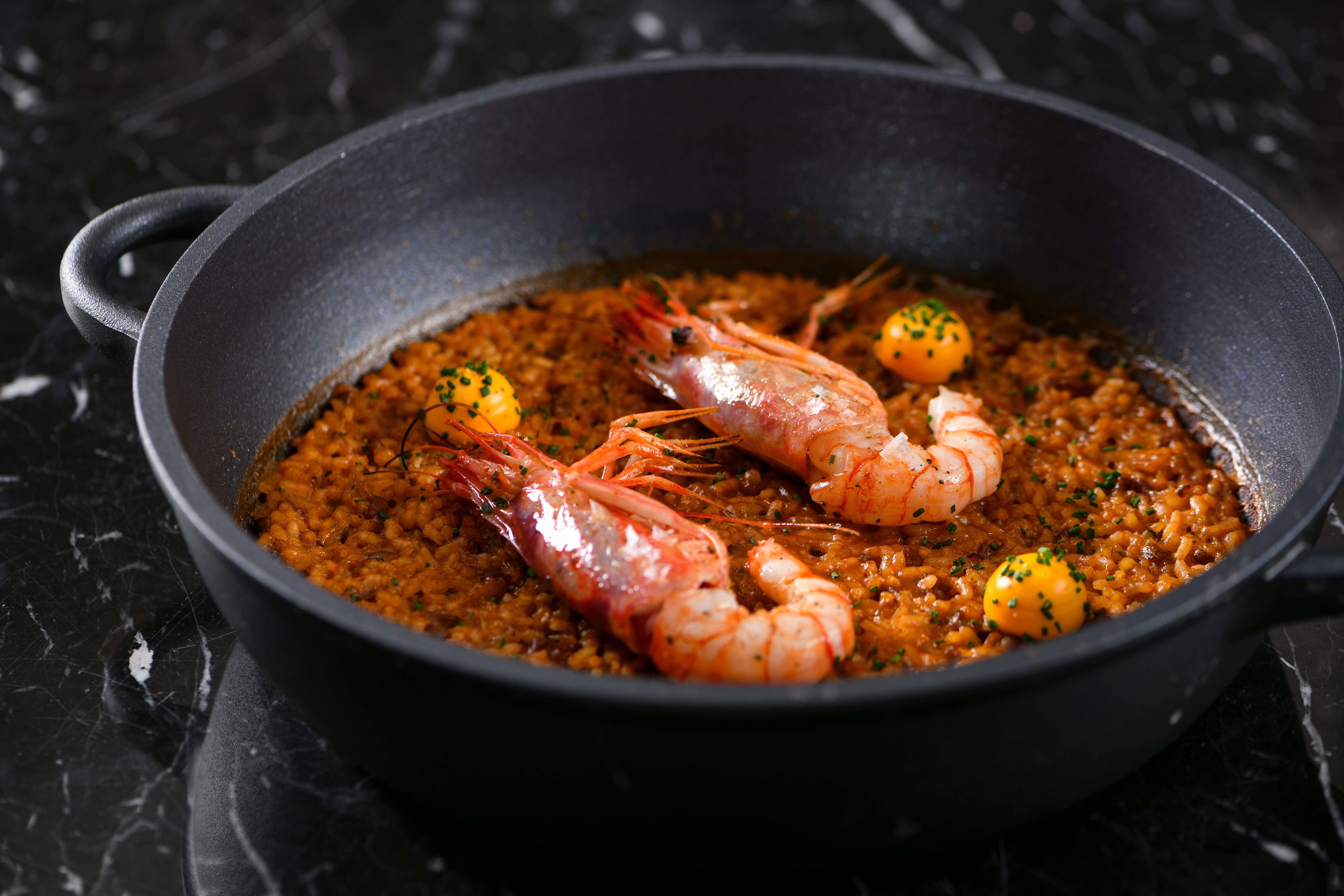 Kimpton Vividora Hotel By Ihg Барселона Екстериор снимка A paella with prawns