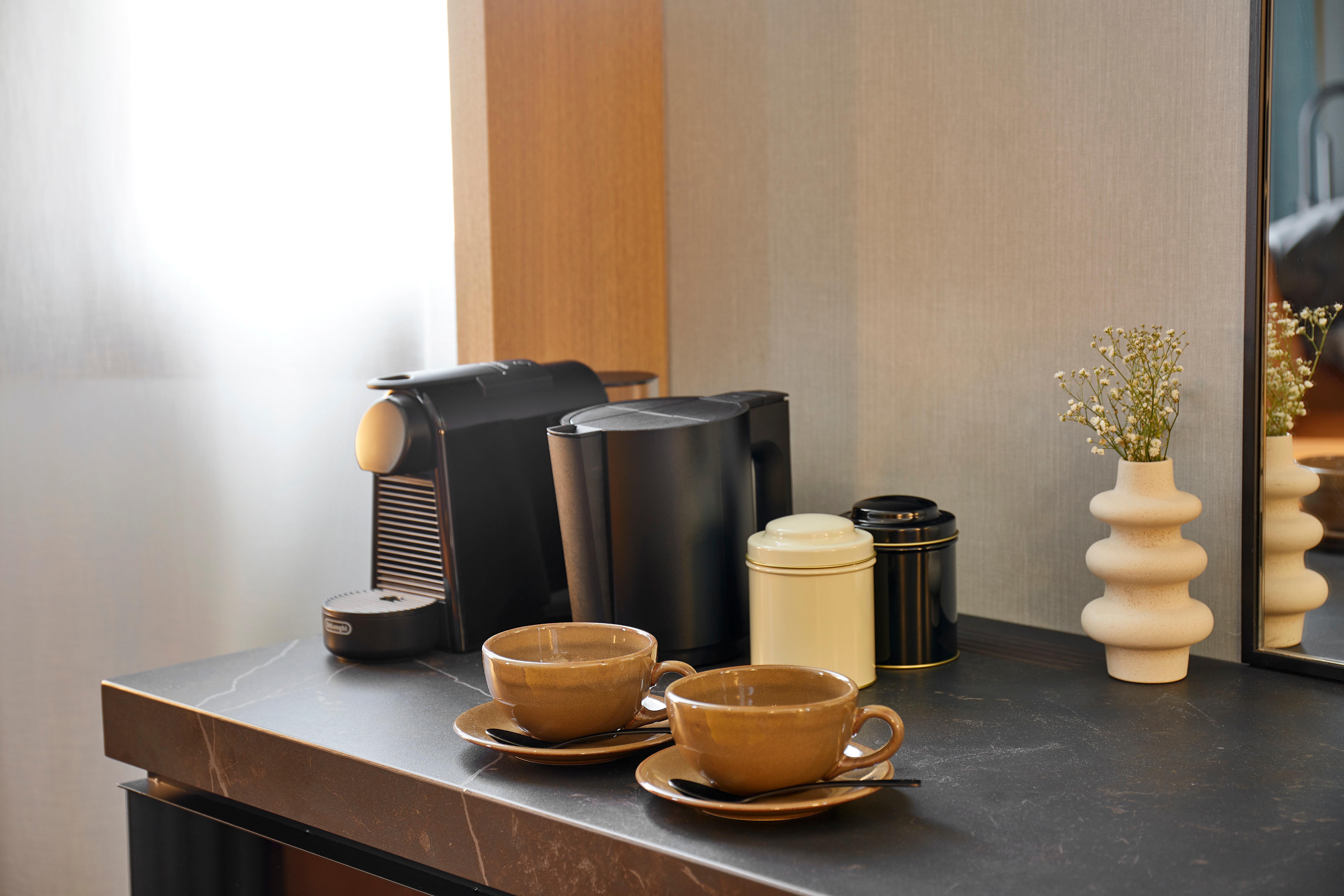 Kimpton Vividora Hotel By Ihg Барселона Екстериор снимка A Nespresso VertuoLine machine