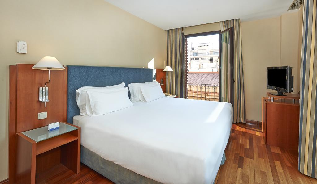 Kimpton Vividora Hotel By Ihg Барселона Екстериор снимка A room at the hotel